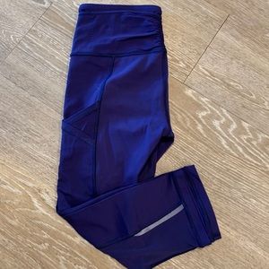 Blue lululemon cropped leggings!